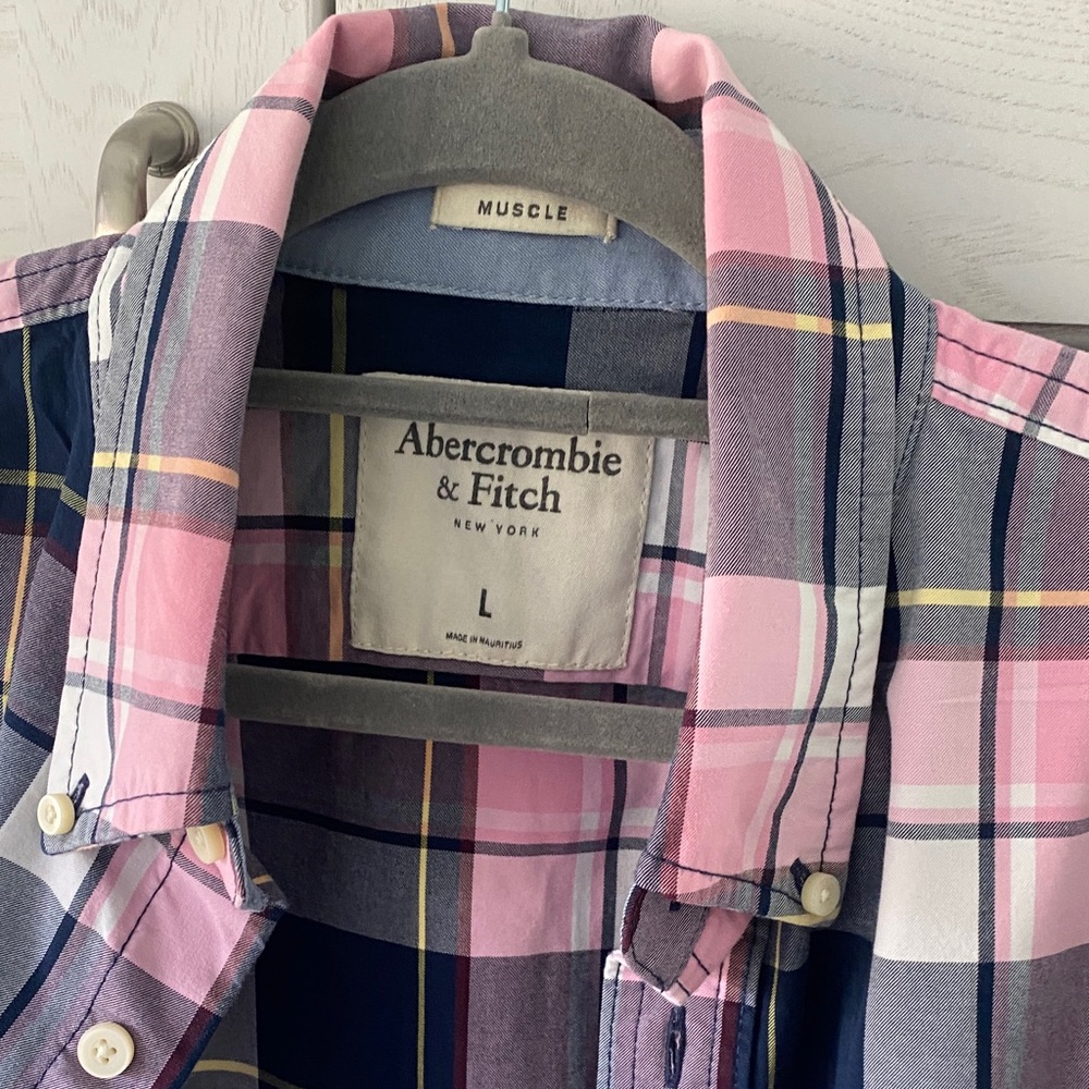 Abercrombie & Fitch Men’s Pink & Navy Plaid Button-Down Shirt